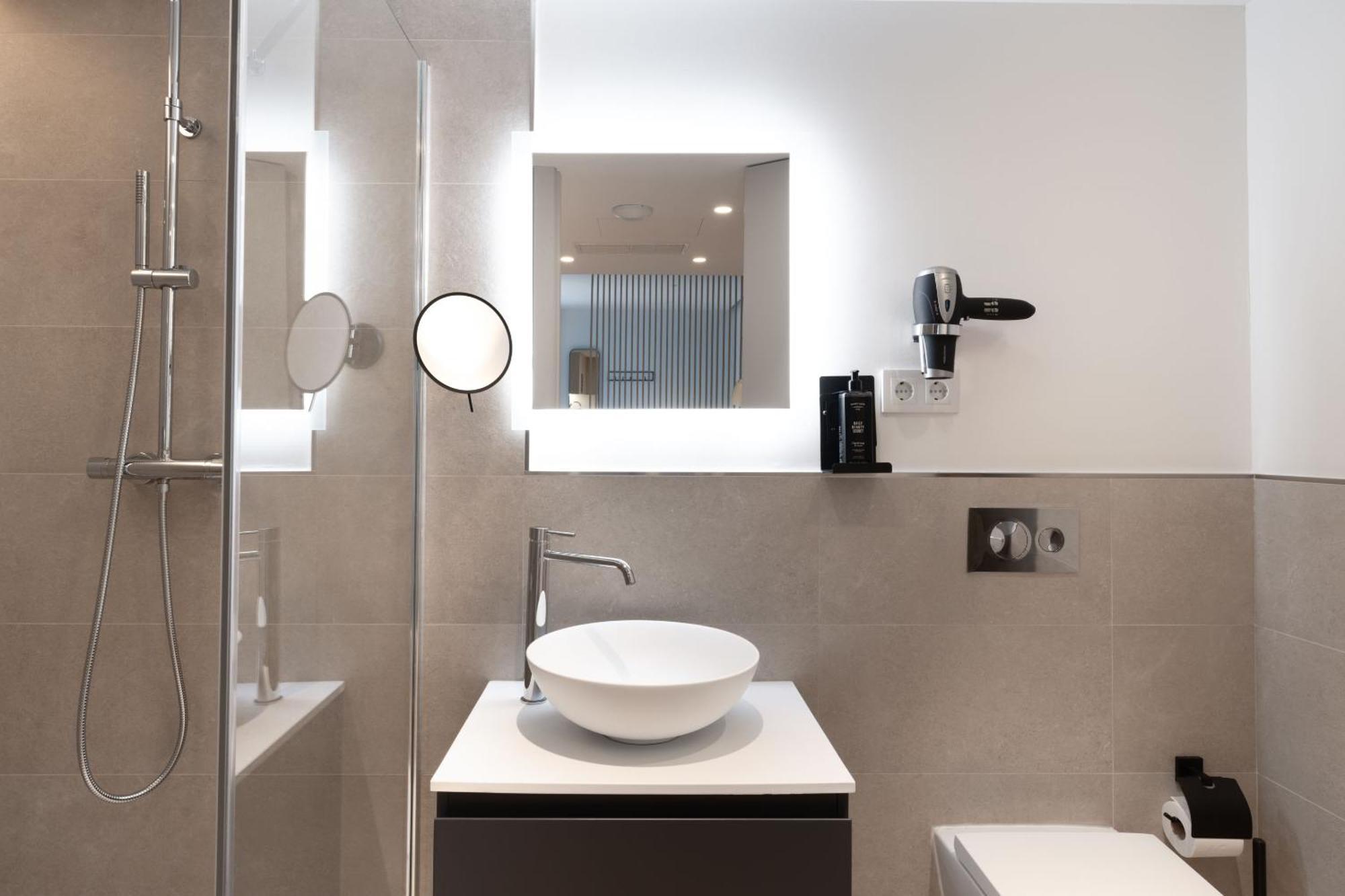 Limehome Madrid Calle De Juan Hurtado De Mendoza Dış mekan fotoğraf