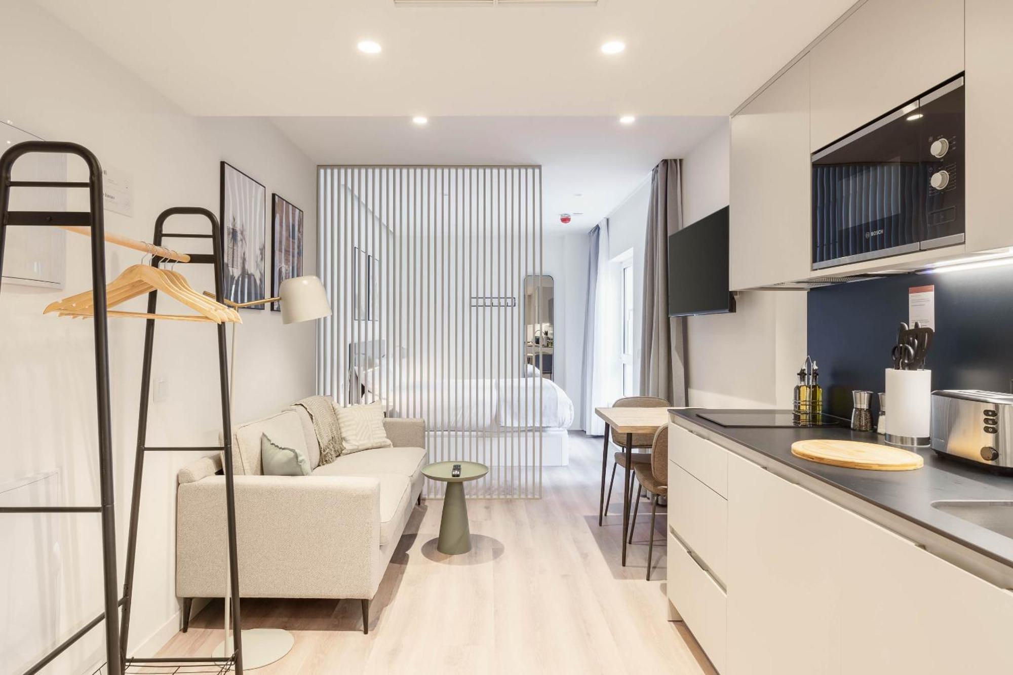 Limehome Madrid Calle De Juan Hurtado De Mendoza Dış mekan fotoğraf